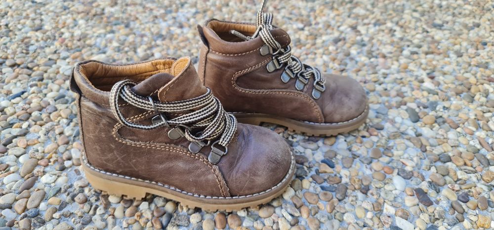 Botas pele castanho