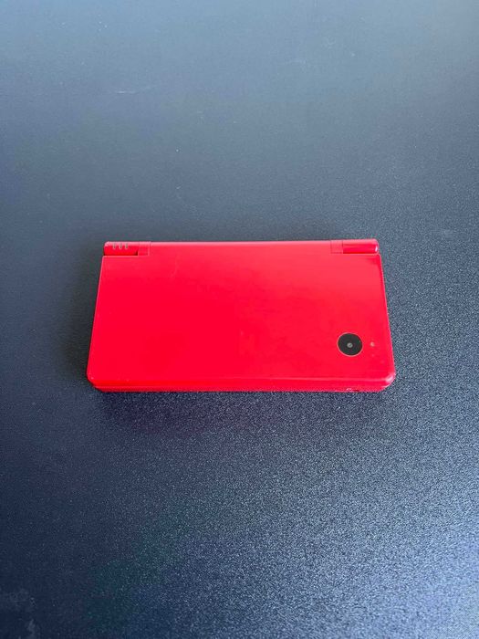 Nintendo DSi Vermelha com 80+ Jogos