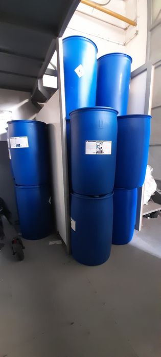 Bidões de 200 litros