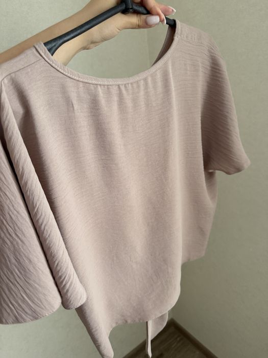 Легка літня футболка