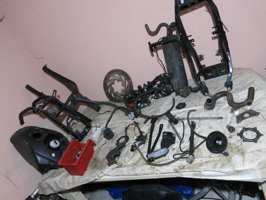 Części Aprilia Tuono RS 125 cm 2018 rok