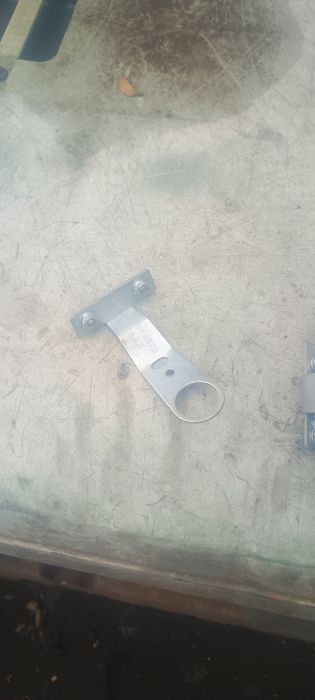 Uchwyt do koszyka rowerowego