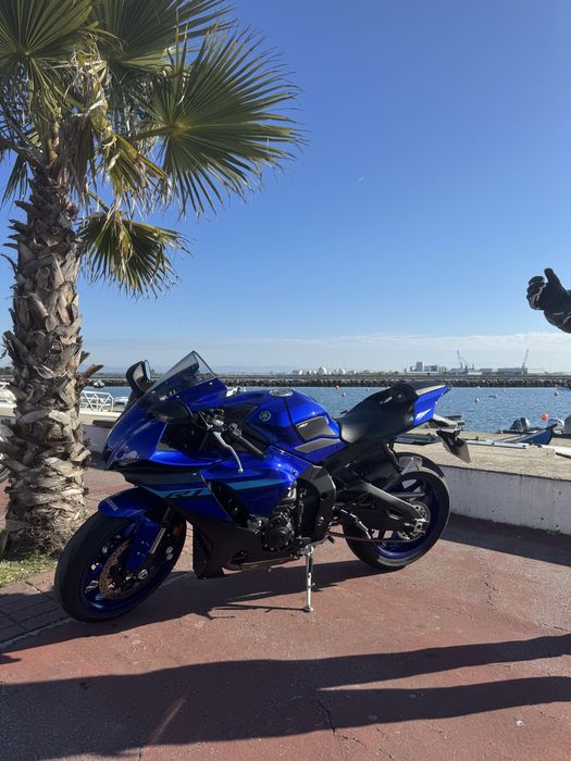 Yamaha R1 2024.