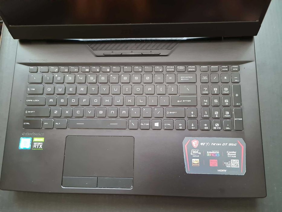 MSI GT76 Titan DT 9SG 17,3" – i9-9900K / RTX 2080 / 64 GB RAM / 4K UHD
