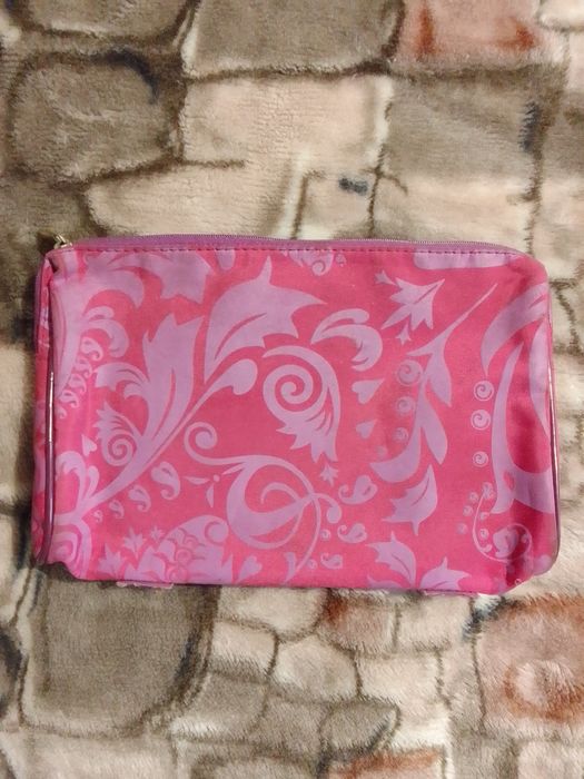 Косметичка женская Oriflame -70грн.