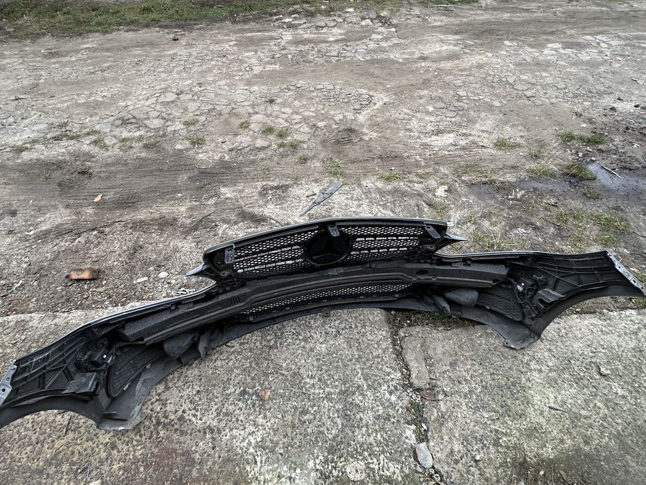 Продам передній бампер мерседес w212 рестайл в зборі 792 колір