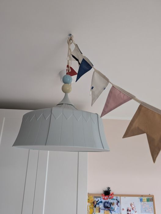 Lampa Ikea do pokoju dziecięcego