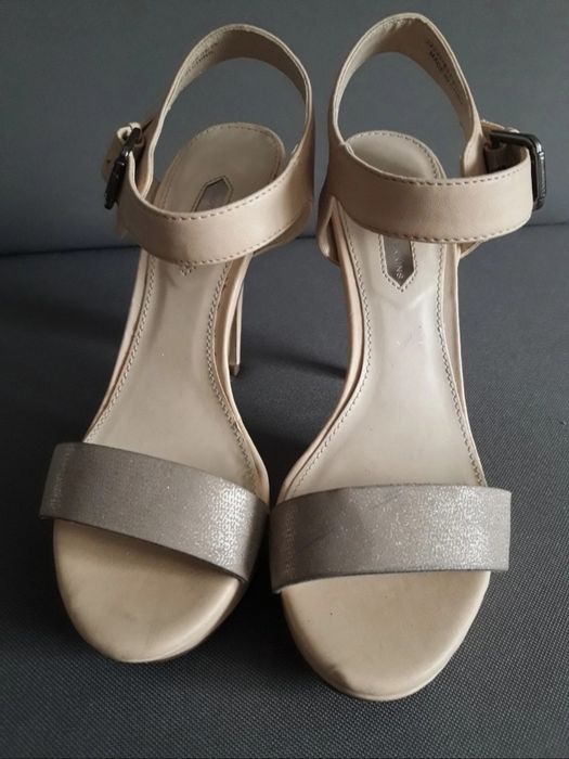 DOROTHY PERKINS Sandały na szpilce w roz 38.