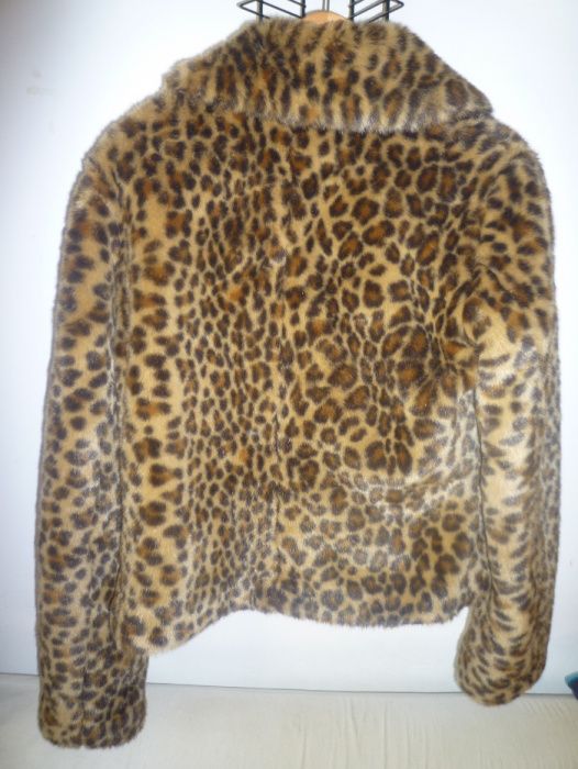 Casaco H&M em padrão leopardo M