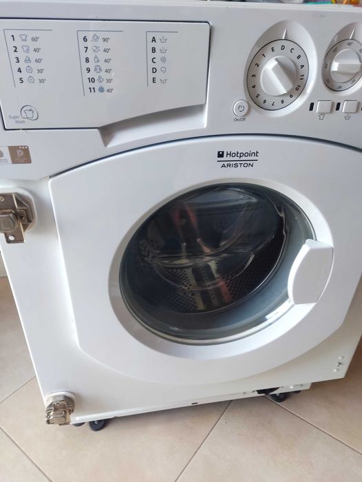 Vendo Máquina de lavar roupa Hotpoint avariada para peças