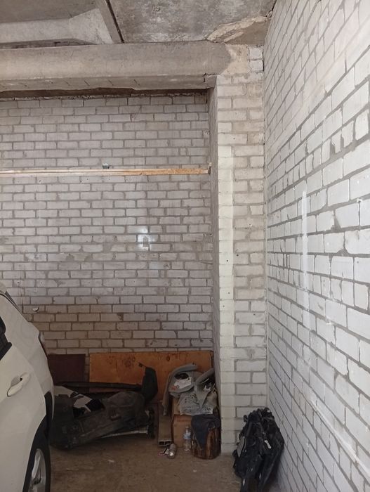 Гараж 4,1 х 7,5 м. під спецтехніку, склад, майстерню. Довгостроково.