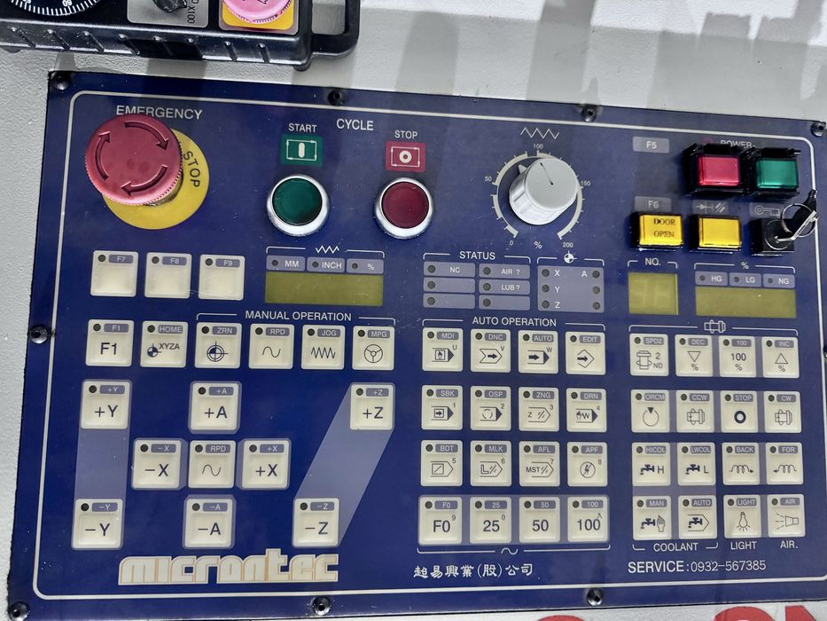 Pulpit sterowniczy Fanuc Series Oi-Mc + Manipulator