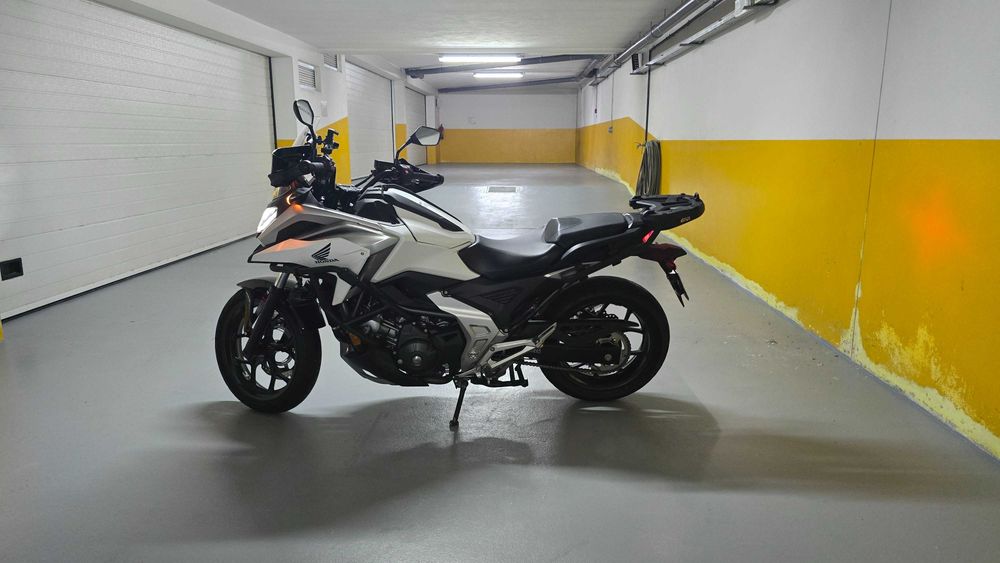 Honda nc 750x branca como nova