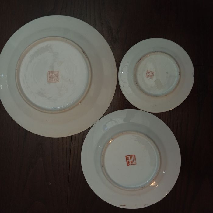 Pratos decorativos de porcelana chinesa e Macaense