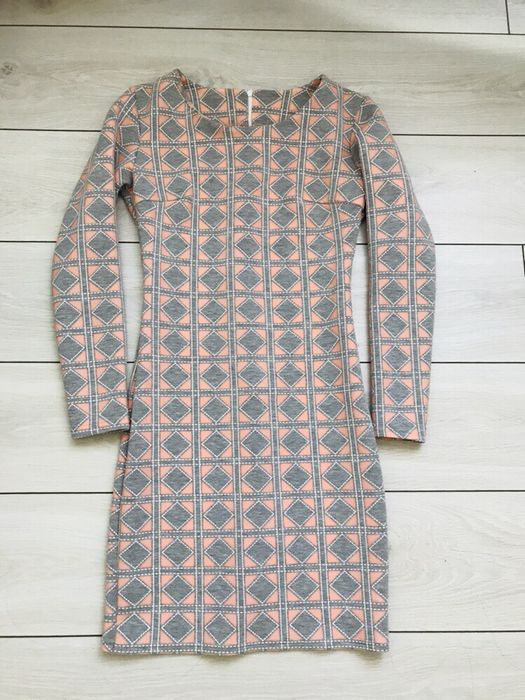 Продам платье б/у