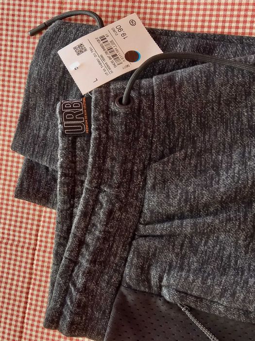 (NOVO, PORTES GRÁTIS) Calças Jogger de Malha Premium em Cinzento