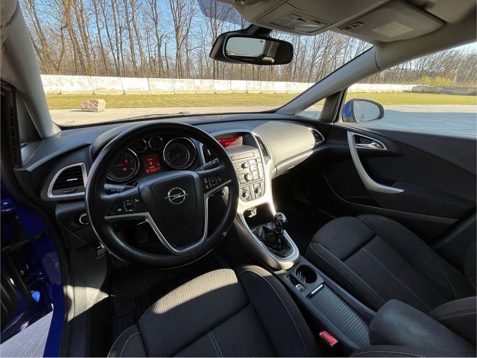 Opel Astra J 2011 1.7 CDTi