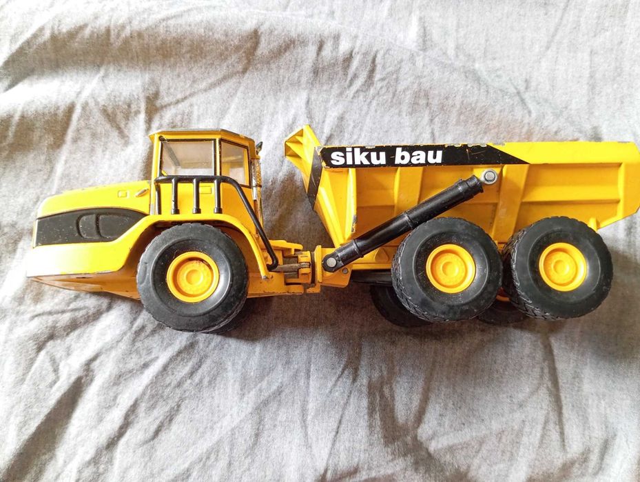Модель самоскида SIKU Bau 1:50