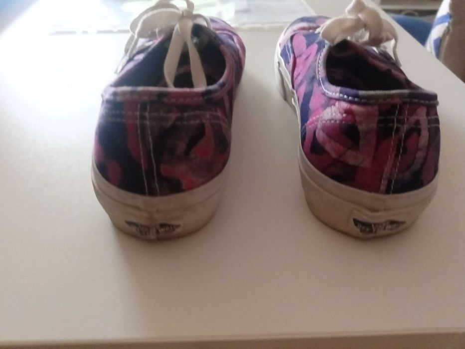 Sapatilhas Vans edição limitada tamanho 35