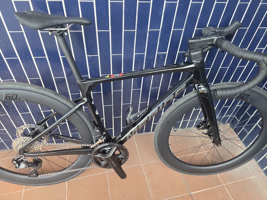 Merida com 105 di2 e rodas carbono