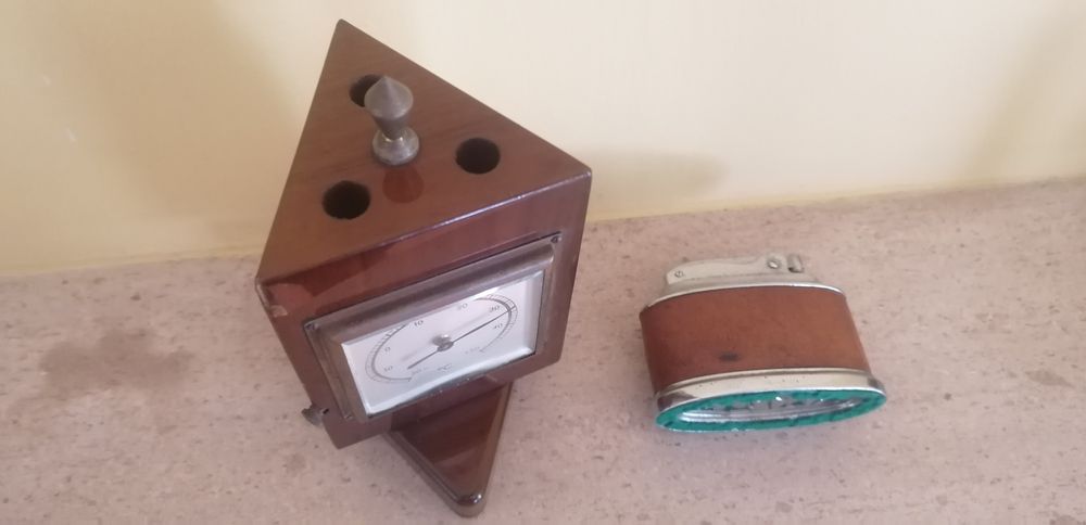 Conjunto secretária antigo termómetro