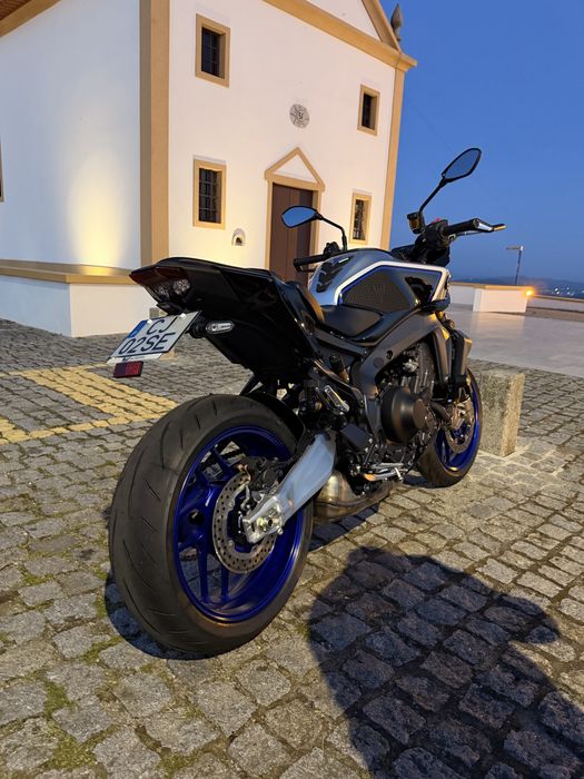Yamaha MT-09 SP + Pack Sport Plus + Akrapovic Race line (35kw)