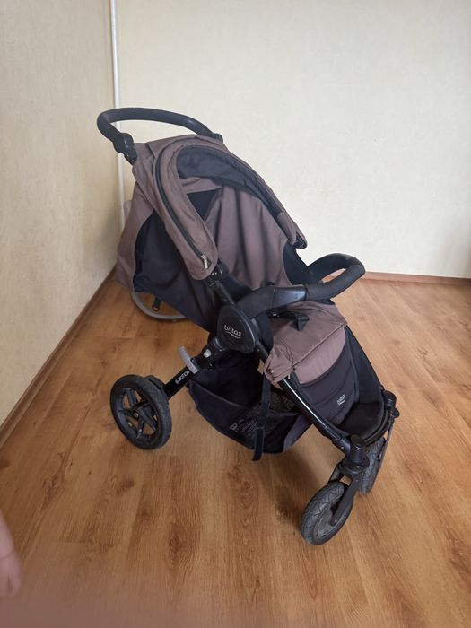 Коляска прогулочная