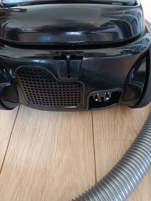 // Odkurzacz workowy Rowenta