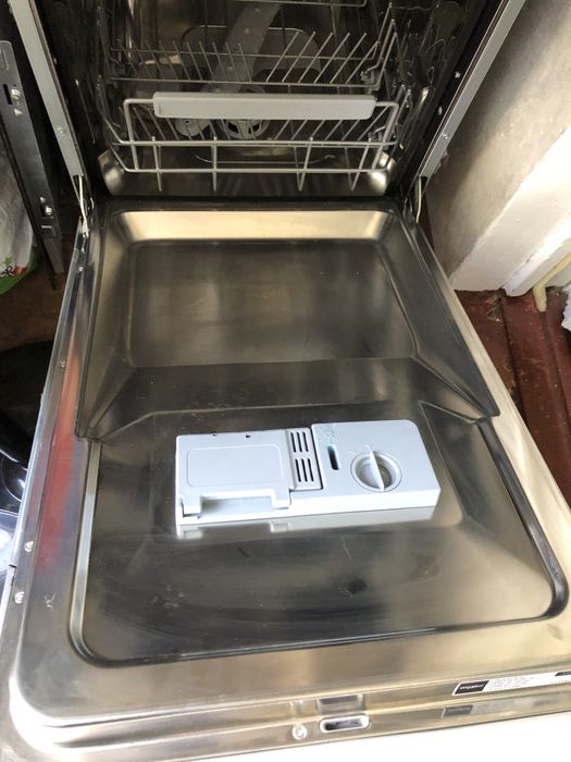 Посудомийна машина Whirlpool