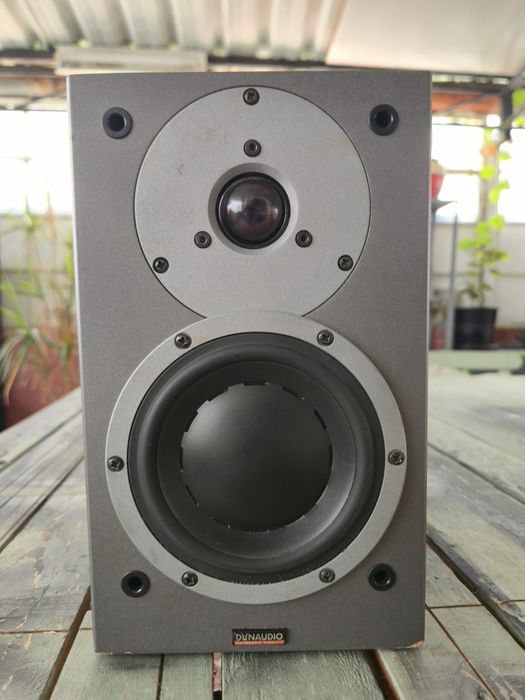 Dynaudio Audience 42 – Colunas Bookshelf High-End