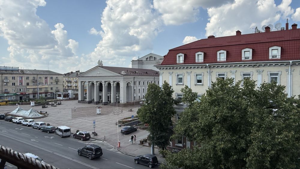 Продам 3к квартиру з автономним газовим опаленням, Центр, Гідропарк, Театральна площа