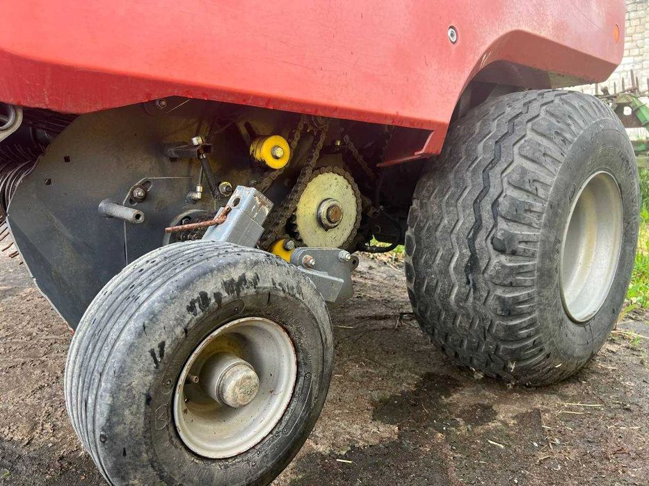 Прес-підбирач рулонний Metal Fach Z587