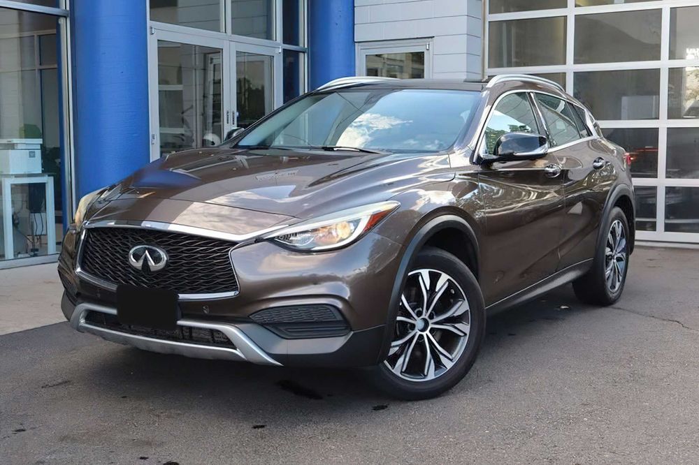 Infiniti QX30 Luxe      2019