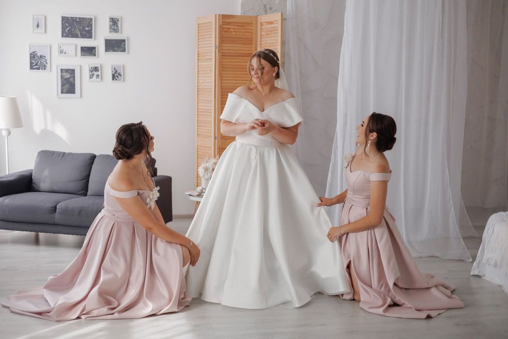 Продам Весільну сукню