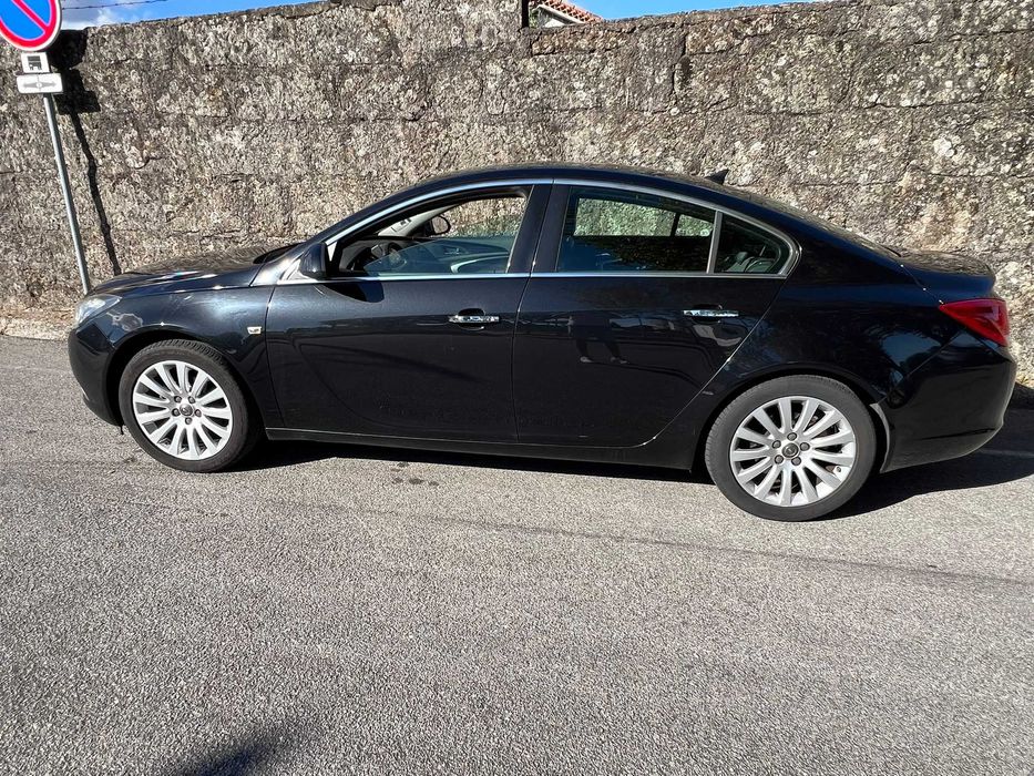OPel Insignia Sedan