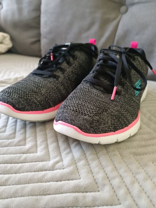 Женские брендовые кроссовки Skechers Skech-Knit