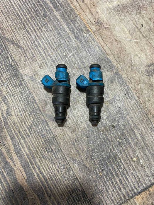 Форсунка паливна вприску палива Volkswagen Passat B5 / Audi A4 B5 1.6 06B133551C