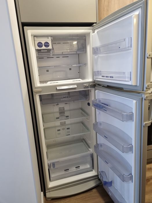 Продам холодильник Whirpool