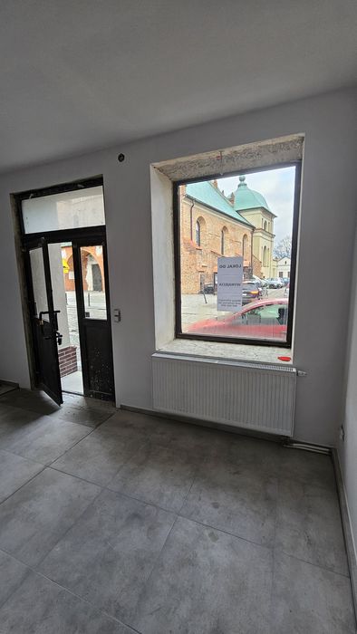 Do wynajęcia: nowy lokal usługowy ok. 25 m² – parter, wejście od drogi