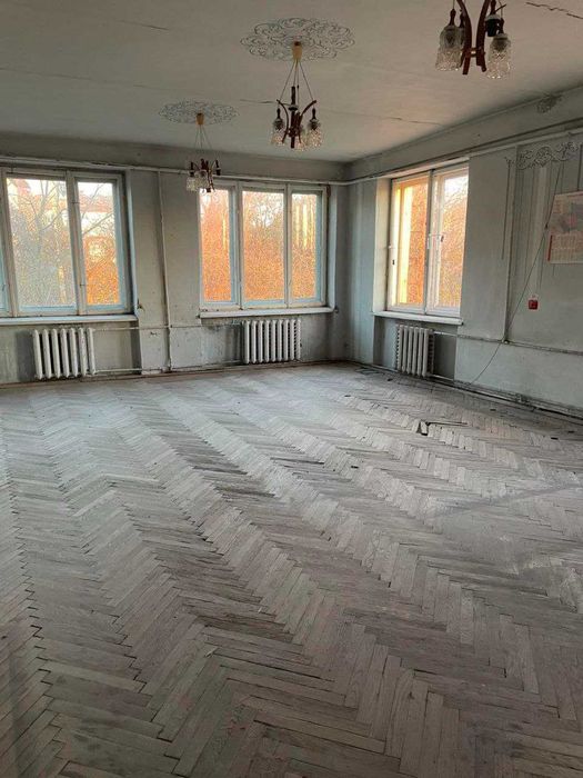 Офісна будівля м. Пустомити