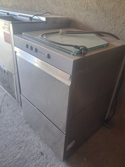 Máquina de lavar loiça, café ou restaurante