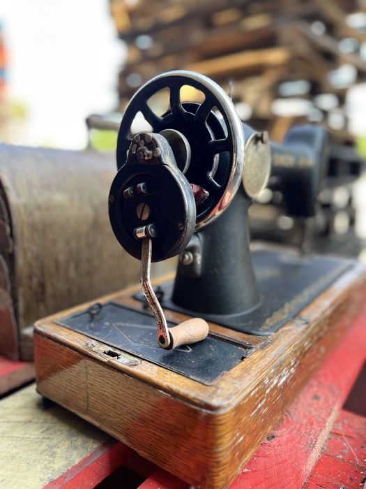 Máquina de Costura Singer Antiga