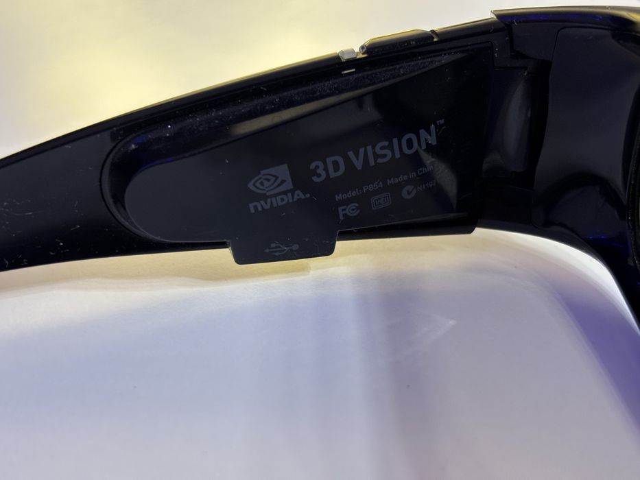 NVIDIA 3D Vision 2 Kit — Повний комплект стерео окулярів
