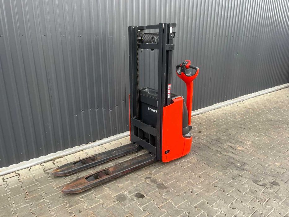 Paleciak z masztem Linde L10B Standard 2,4 m 2019 rok TYLKO 52 h