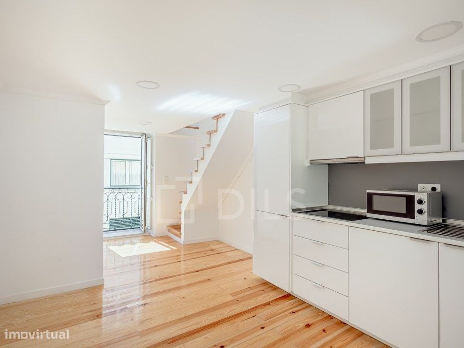 Apartamento T1 com luz natural e zona central, na Misericórdia, Lisboa
