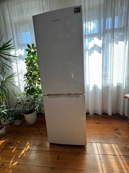 Lodówka No-Frost Samsung RB29FSRNDWW z zamrażarką dolną