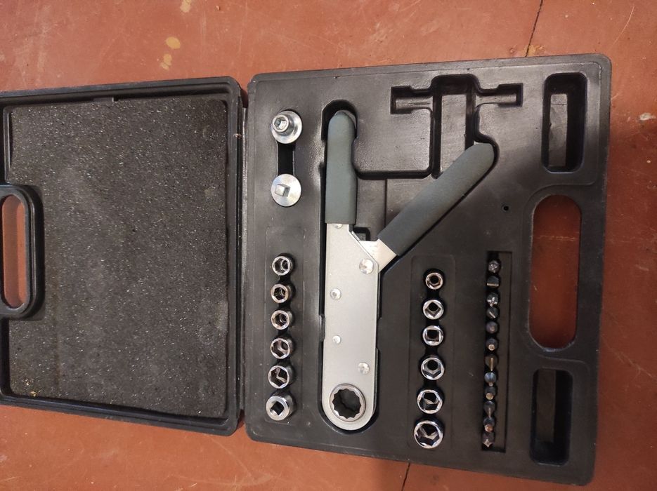 Набор торцовых ключей и трещетка