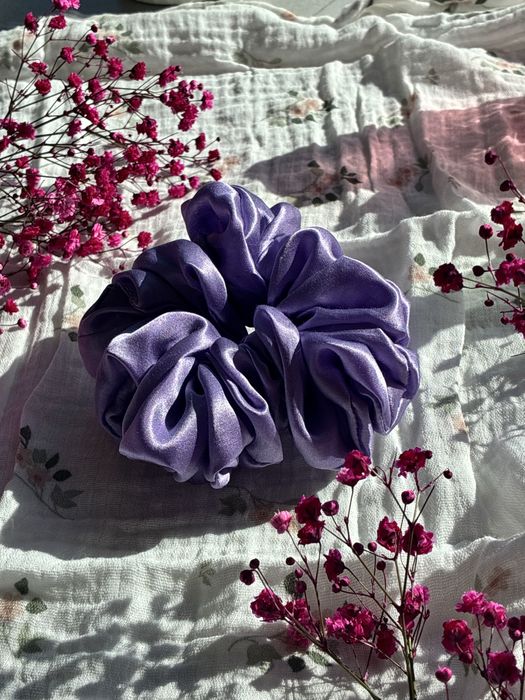 Jedwabna gumka do wlosow scrunchie jedwab lawenda