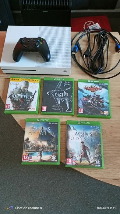 Xbox One S 1TB stan BDB