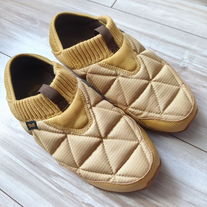 Teva кросівки, кеди, туфлі, тапки , черевики, ботінки39.5-40